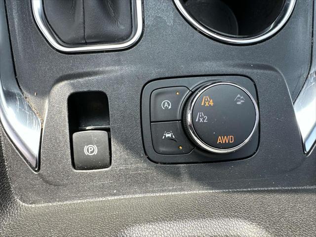 Photo of 2023 Mosaic Black Metallic Chevrolet Traverse