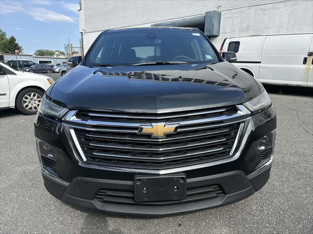 Photo of 2023 Mosaic Black Metallic Chevrolet Traverse