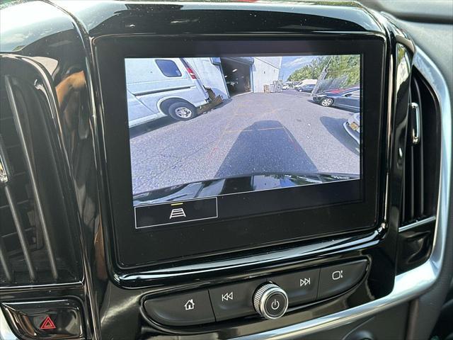 Photo of 2023 Mosaic Black Metallic Chevrolet Traverse