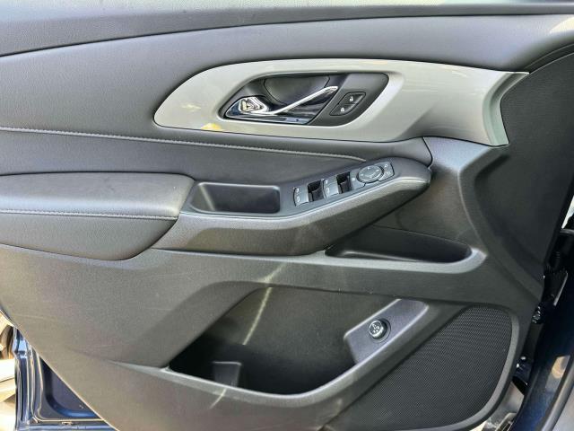 Photo of 2022 Northsky Blue Metallic Chevrolet Traverse