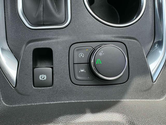 Photo of 2022 Northsky Blue Metallic Chevrolet Traverse