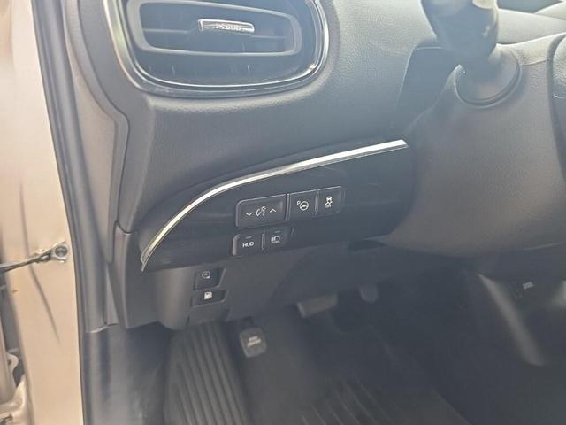 Photo of 2017 Titanium Glow Toyota Prius Prime