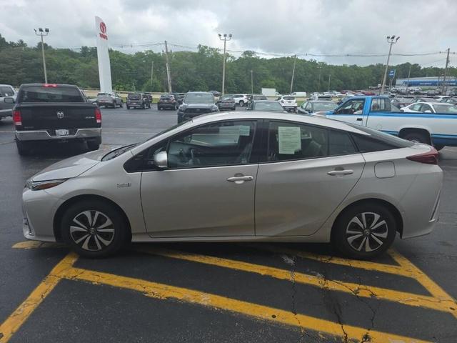 Photo of 2017 Titanium Glow Toyota Prius Prime