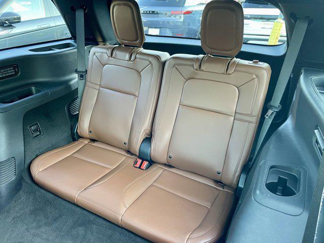 Photo of 2023 Pristine White Metallic Tri-Coat Lincoln Aviator
