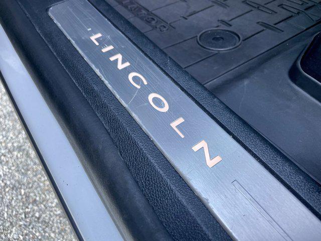 Photo of 2023 Pristine White Metallic Tri-Coat Lincoln Aviator
