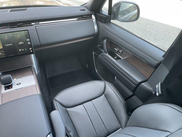 Photo of 2025 Santorini Black Land Rover Range Rover