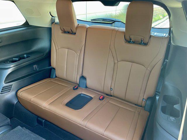Photo of 2023 Majestic White INFINITI QX60