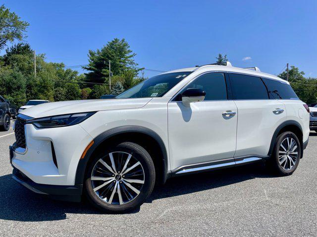 Photo of 2023 Majestic White INFINITI QX60