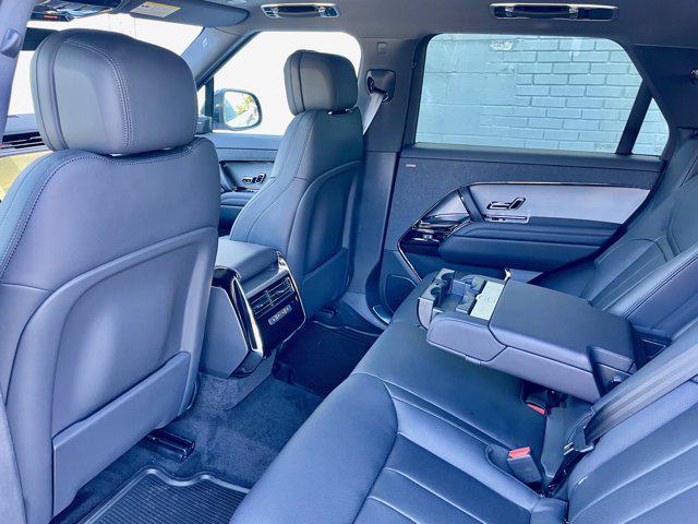 Photo of 2025 Santorini Black Land Rover Range Rover Sport