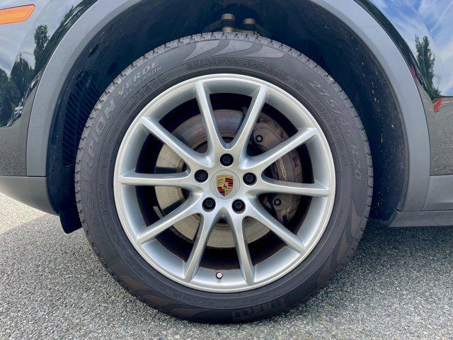Photo of 2023 Black Porsche Cayenne