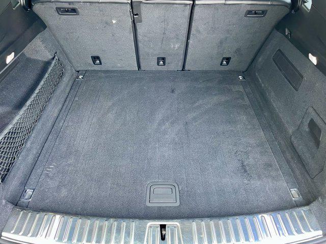 Photo of 2023 Black Porsche Cayenne