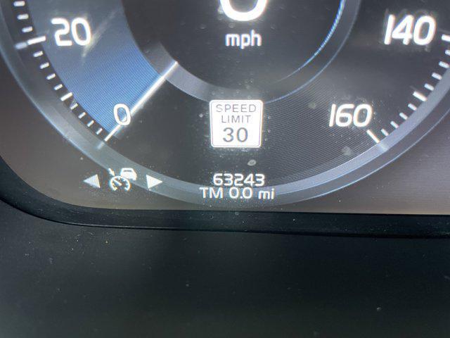 Photo of 2021 Onyx Black Metallic Volvo S90