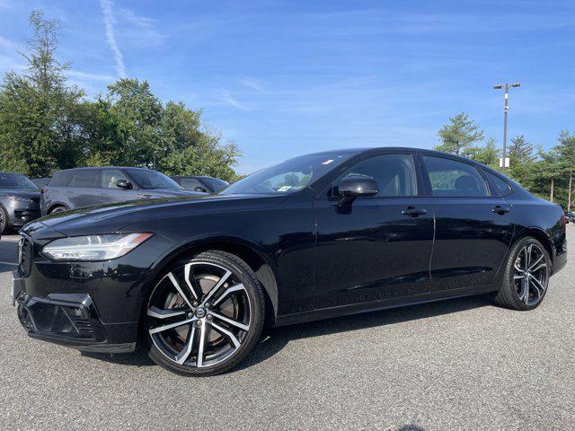 Photo of 2021 Onyx Black Metallic Volvo S90