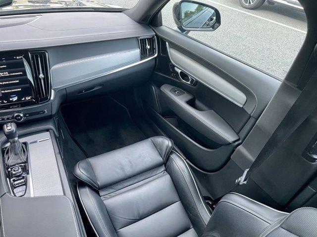 Photo of 2021 Onyx Black Metallic Volvo S90