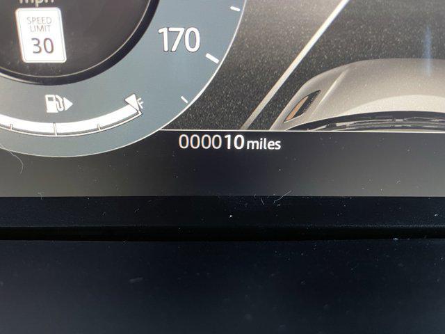 Photo of 2026 Fuji White Land Rover Range Rover Velar