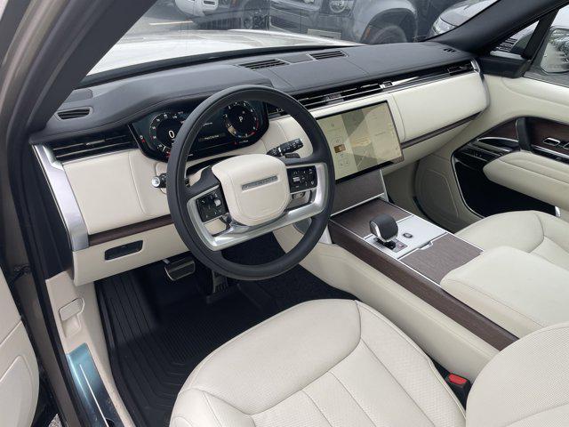 Photo of 2025 Batumi Gold Land Rover Range Rover