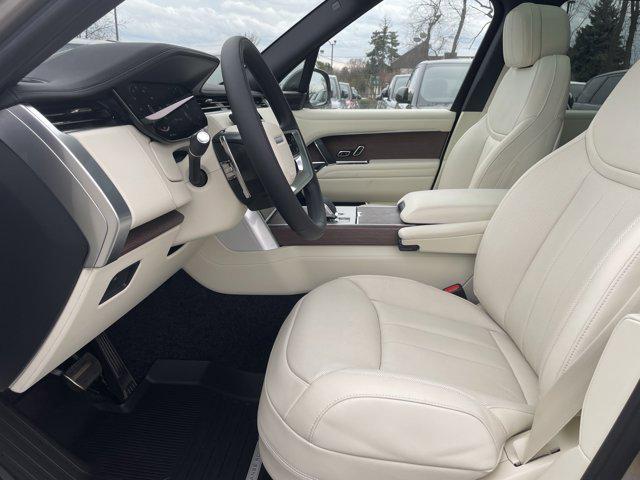 Photo of 2025 Batumi Gold Land Rover Range Rover