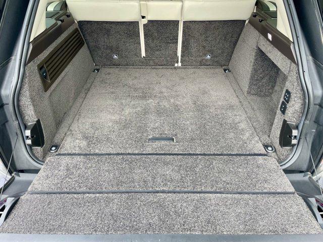 Photo of 2022 Portofino Blue Metallic Land Rover Range Rover
