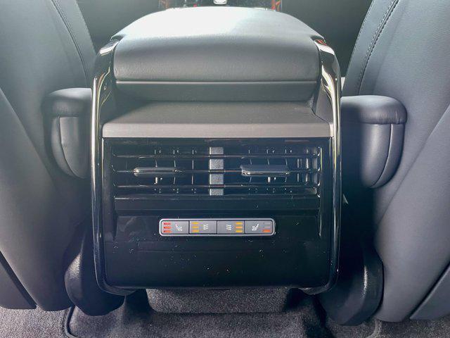 Photo of 2025 Fuji White Land Rover Range Rover Sport
