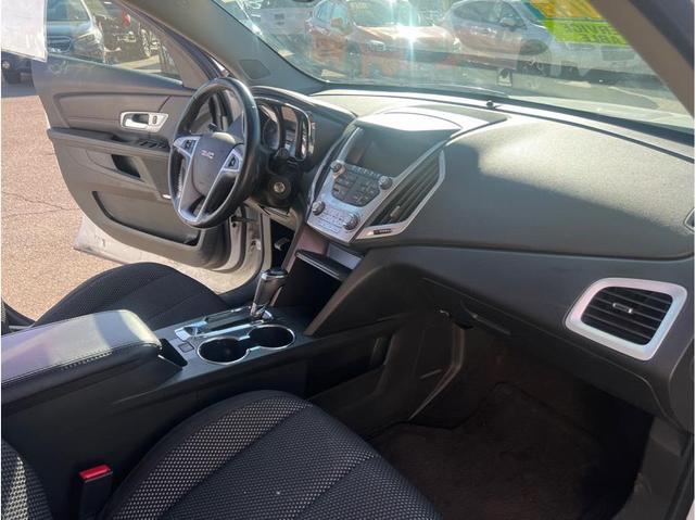 Photo of 2016 White GMC Terrain