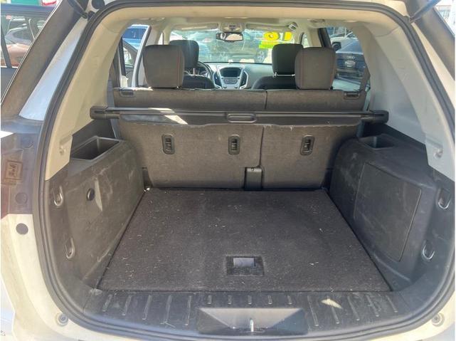 Photo of 2016 White GMC Terrain