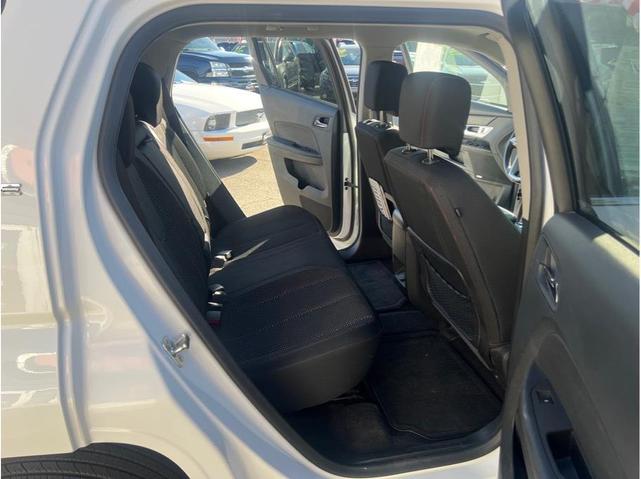 Photo of 2016 White GMC Terrain