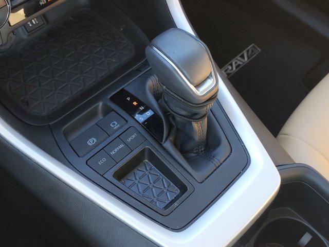 Photo of 2024 Wind Chill Pearl Toyota RAV4