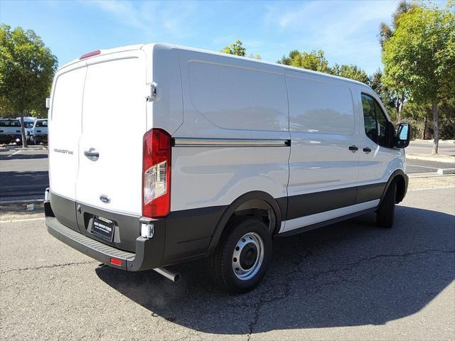 Photo of 2025 Oxford White Ford Transit-250