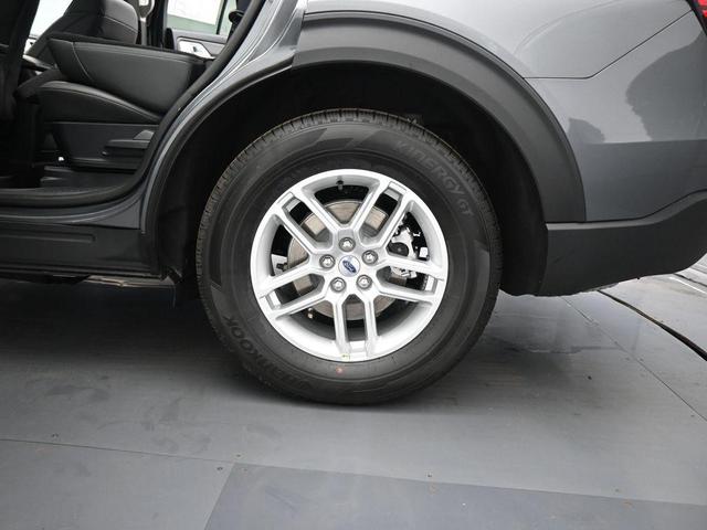 Photo of 2025 Gray Metallic Ford Explorer