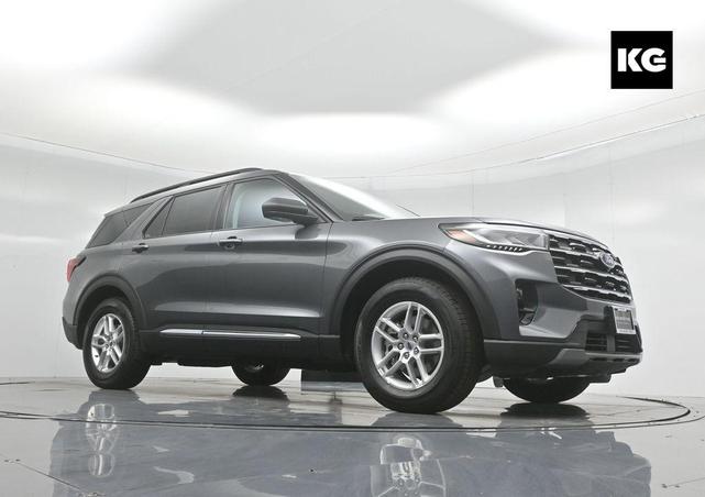 Photo of 2025 Gray Metallic Ford Explorer