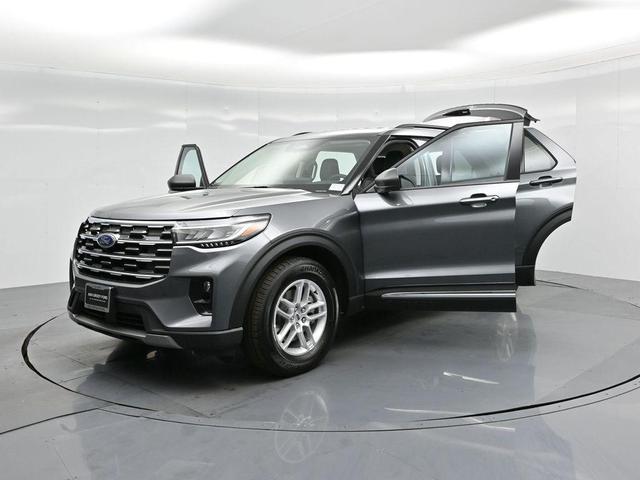 Photo of 2025 Gray Metallic Ford Explorer