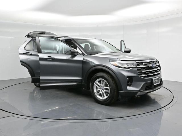 Photo of 2025 Gray Metallic Ford Explorer