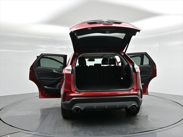 Photo of 2019 Ruby Red Metallic Tinted Clearcoat Ford Edge