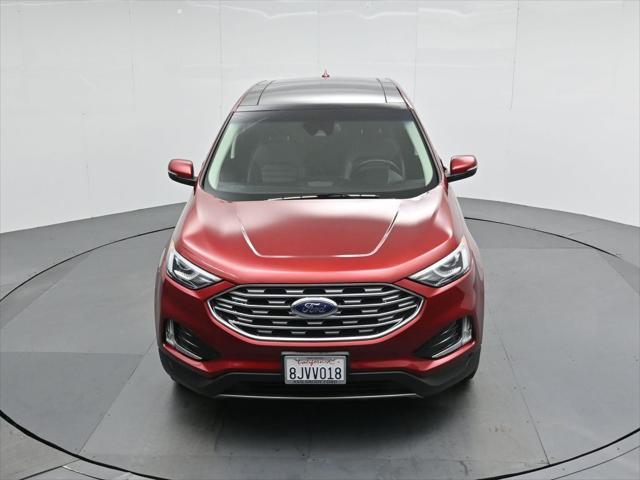 Photo of 2019 Ruby Red Metallic Tinted Clearcoat Ford Edge