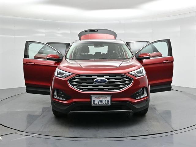Photo of 2019 Ruby Red Metallic Tinted Clearcoat Ford Edge