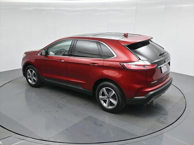 Photo of 2019 Ruby Red Metallic Tinted Clearcoat Ford Edge