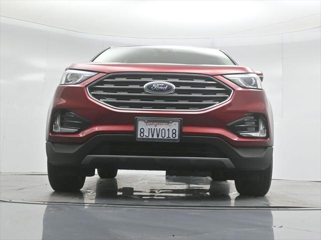 Photo of 2019 Ruby Red Metallic Tinted Clearcoat Ford Edge