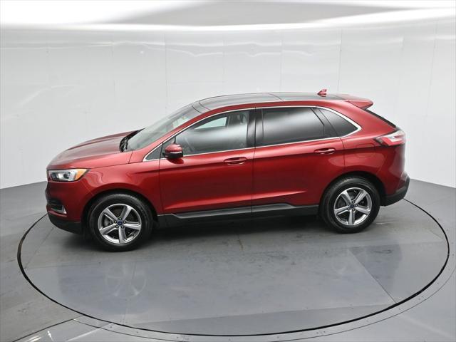 Photo of 2019 Ruby Red Metallic Tinted Clearcoat Ford Edge