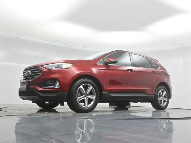 Photo of 2019 Ruby Red Metallic Tinted Clearcoat Ford Edge