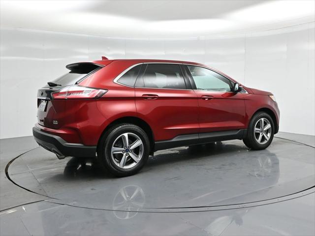 Photo of 2019 Ruby Red Metallic Tinted Clearcoat Ford Edge
