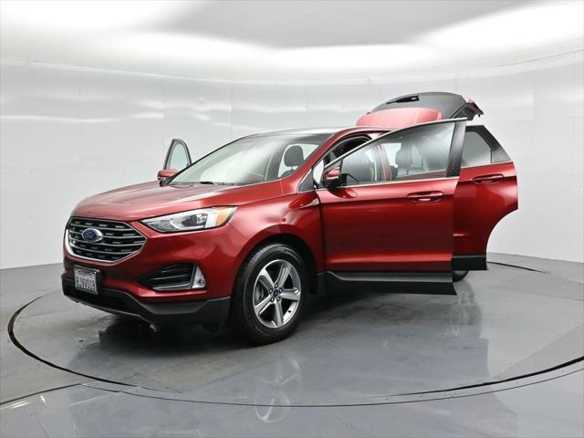 Photo of 2019 Ruby Red Metallic Tinted Clearcoat Ford Edge