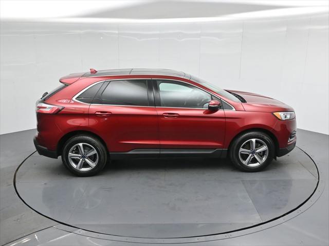 Photo of 2019 Ruby Red Metallic Tinted Clearcoat Ford Edge