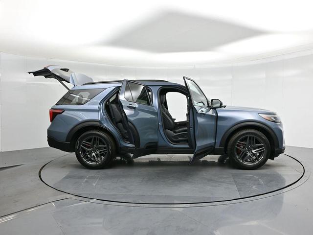 Photo of 2025 Vapor Blue Ford Explorer