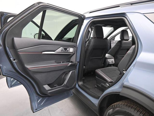 Photo of 2025 Vapor Blue Ford Explorer