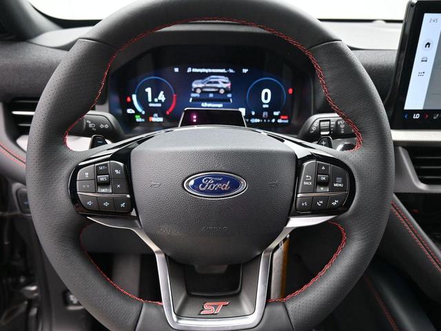 Photo of 2025 Gray Metallic Ford Explorer