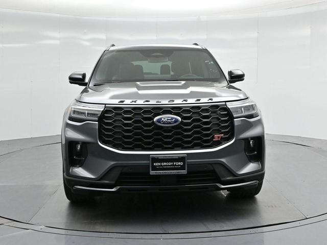 Photo of 2025 Gray Metallic Ford Explorer
