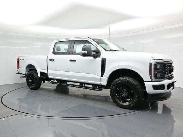 Photo of 2025 Oxford White Ford F-250