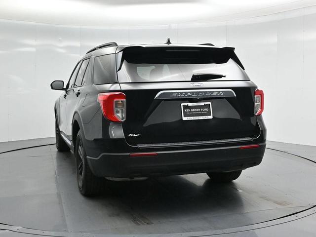 Photo of 2023 Agate Black Metallic Ford Explorer