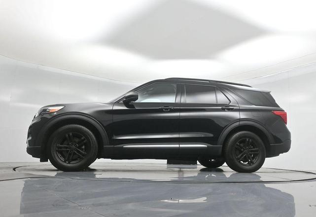 Photo of 2023 Agate Black Metallic Ford Explorer