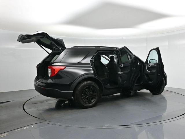 Photo of 2023 Agate Black Metallic Ford Explorer